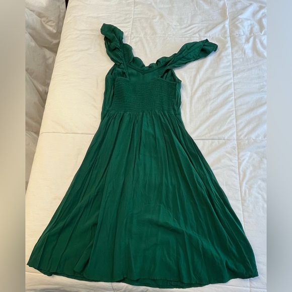 Green dress - Picture 2 of 3